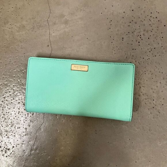 Kate Spade Bifold Wallet - Picture 1 of 8
